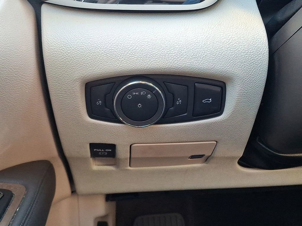 Used 2018 Lincoln Continental Reserve w/ Continental Climate Package image 26