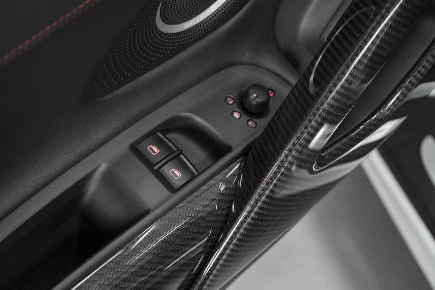 Used 2012 Audi R8 V10 image 45