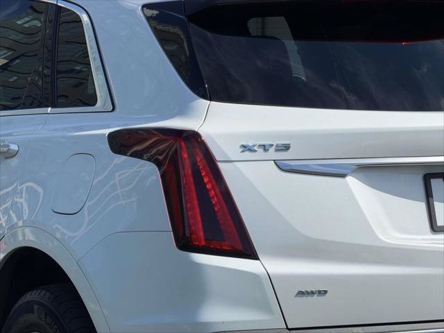 Used 2022 Cadillac XT5 Premium Luxury w/ Technology Package AWD/4WD image 13