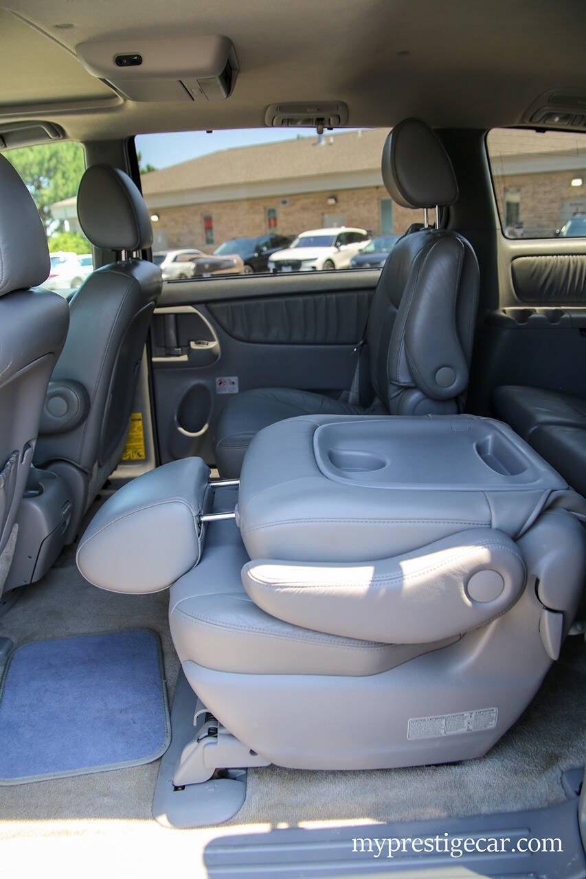 Used 2010 Toyota Sienna XLE Limited w/ XLE Limited Pkg 2 AWD/4WD image 24