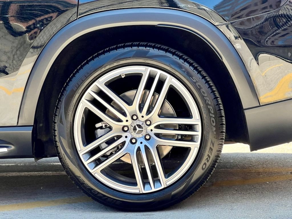 Certified 2026 Mercedes-Benz GLS 450 4MATIC image 11