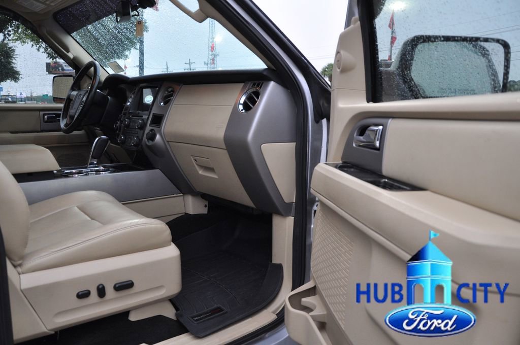 Used 2017 Ford Expedition Limited w/ Equipment Group 301A RWD image 17