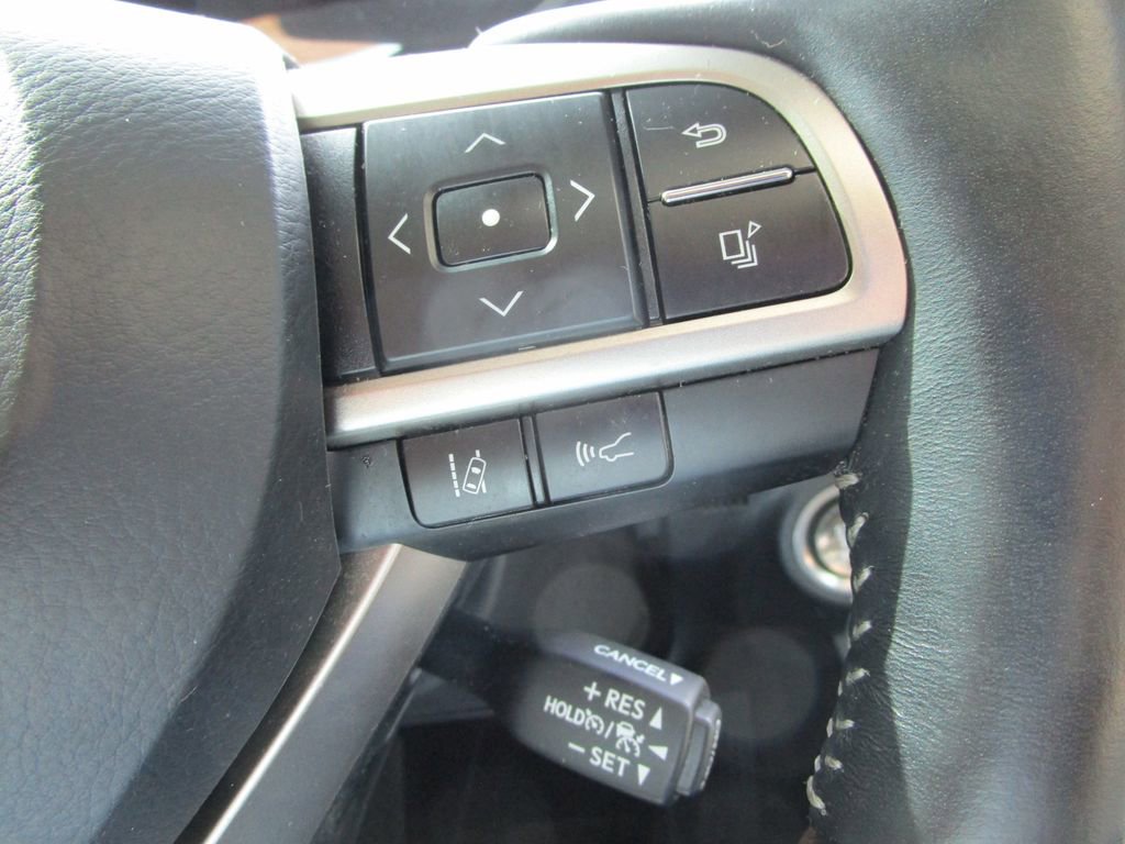 Used 2020 Lexus RX 350L FWD w/ Premium Package image 37