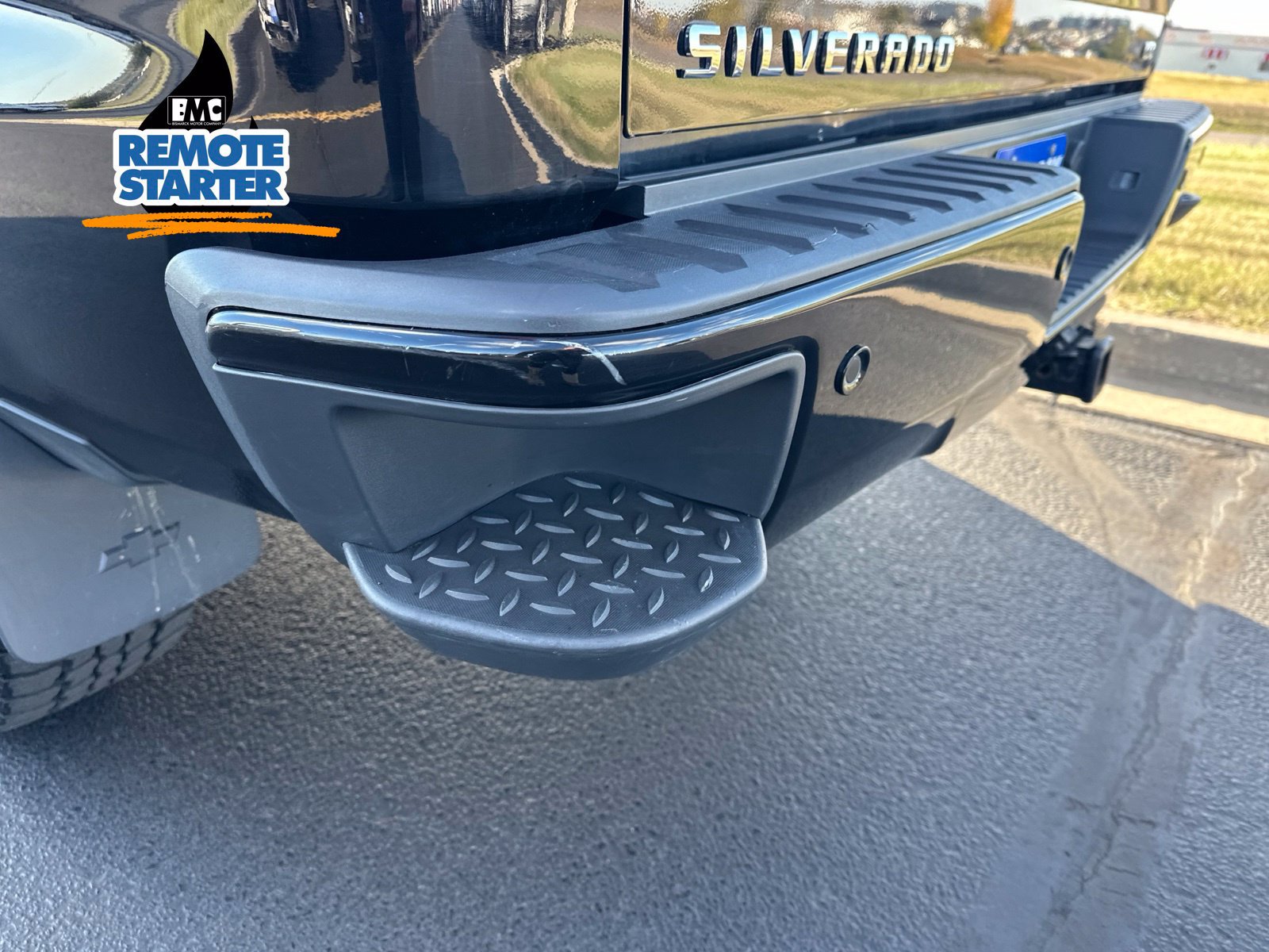 Used 2017 Chevrolet Silverado 1500 LTZ Z71 w/ Midnight Edition AWD/4WD image 6