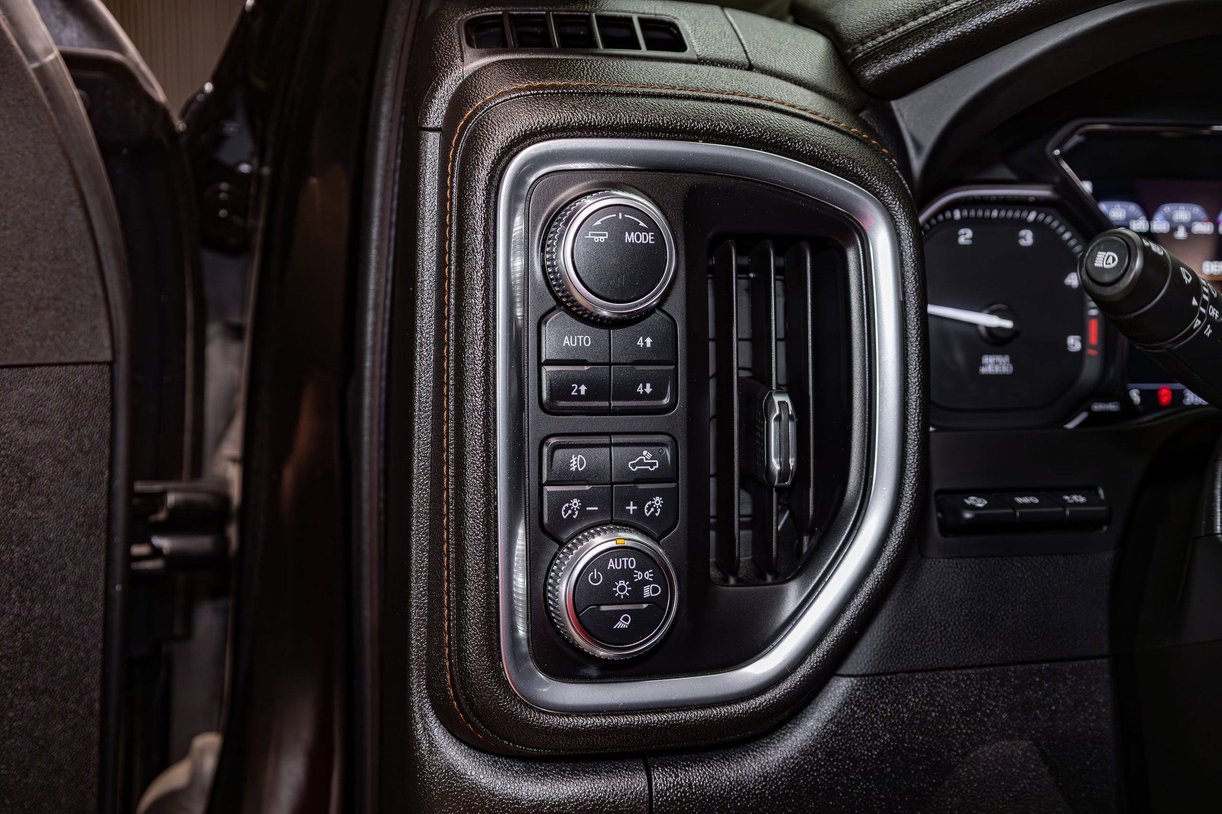 Used 2023 GMC Sierra 2500 AT4 w/ AT4 Premium Plus Package AWD/4WD image 20