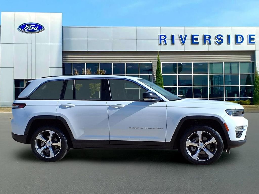 Used 2023 Jeep Grand Cherokee Limited w/ Trailer Tow Prep Group (B) image 8