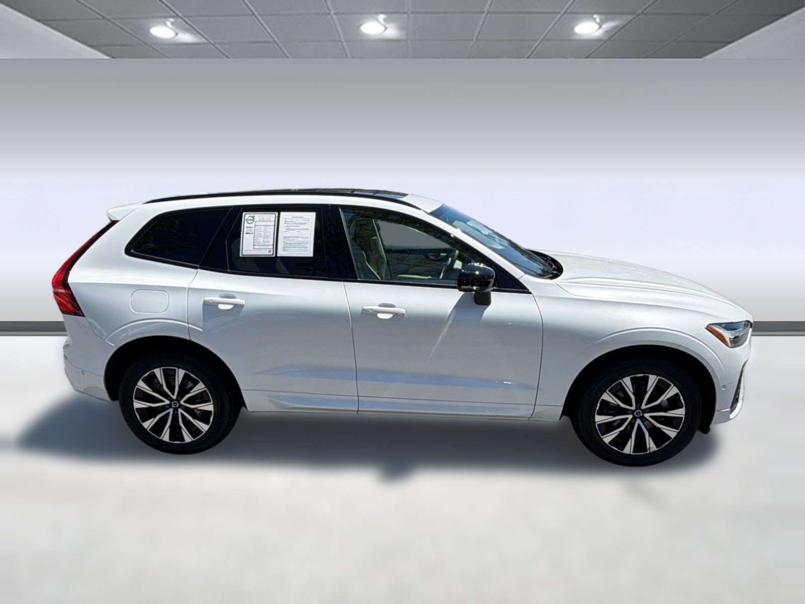 Certified 2024 Volvo XC60 B5 Plus w/ Protection Package Premier AWD/4WD image 8