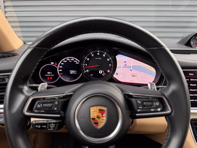 Used 2023 Porsche Panamera 4 Platinum Edition AWD/4WD image 20