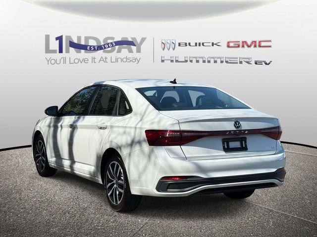 Used 2025 Volkswagen Jetta SE w/ Sunroof Package image 4