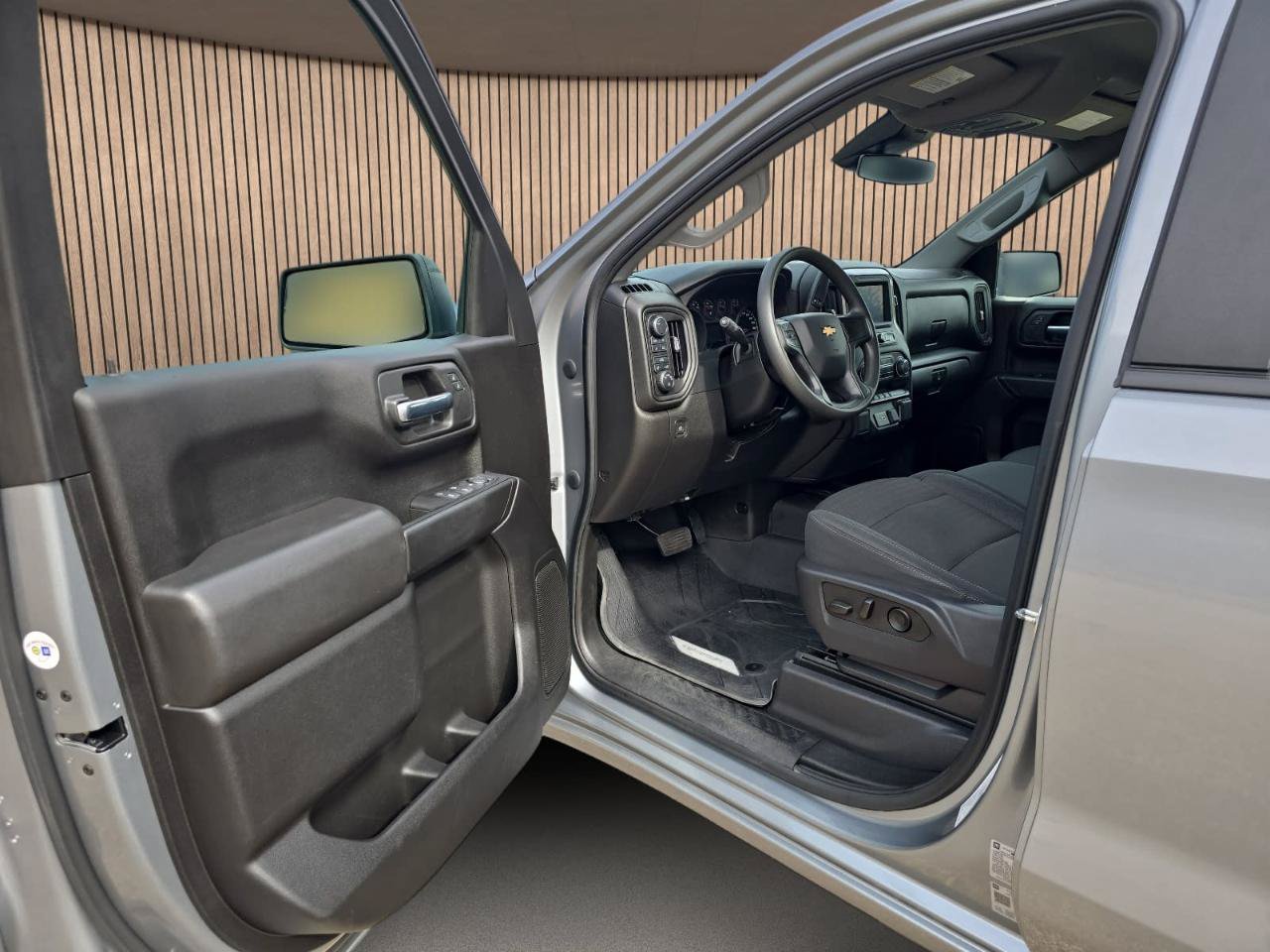 Used 2023 Chevrolet Silverado 1500 Custom AWD/4WD image 13