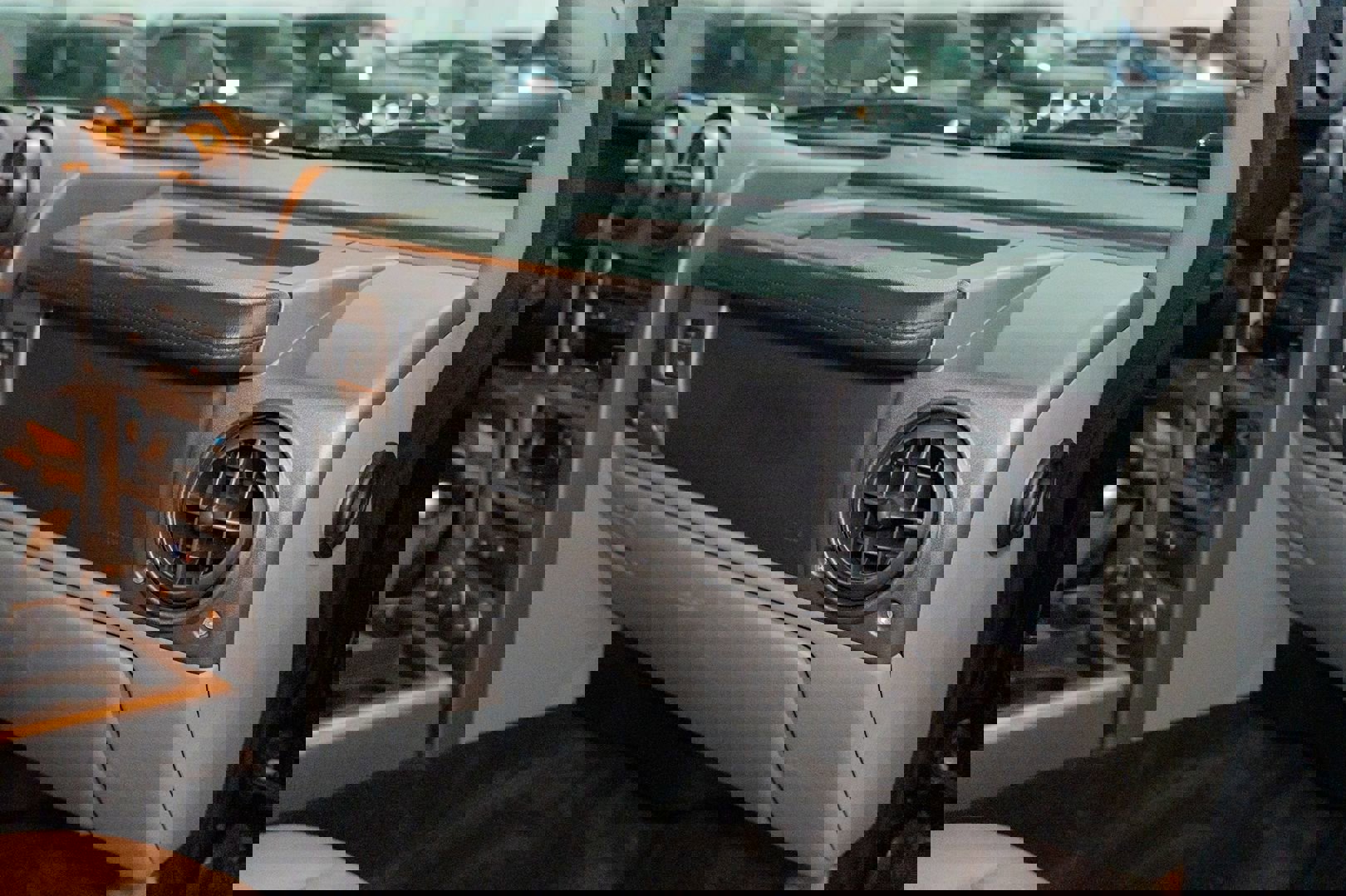 Used 2003 HUMMER H2 w/ Preferred Equipment Group image 47