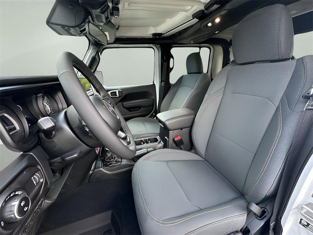 New 2025 Jeep Gladiator Willys image 10
