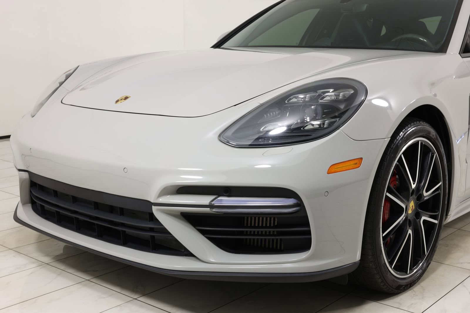 Used 2018 Porsche Panamera Turbo AWD/4WD image 45