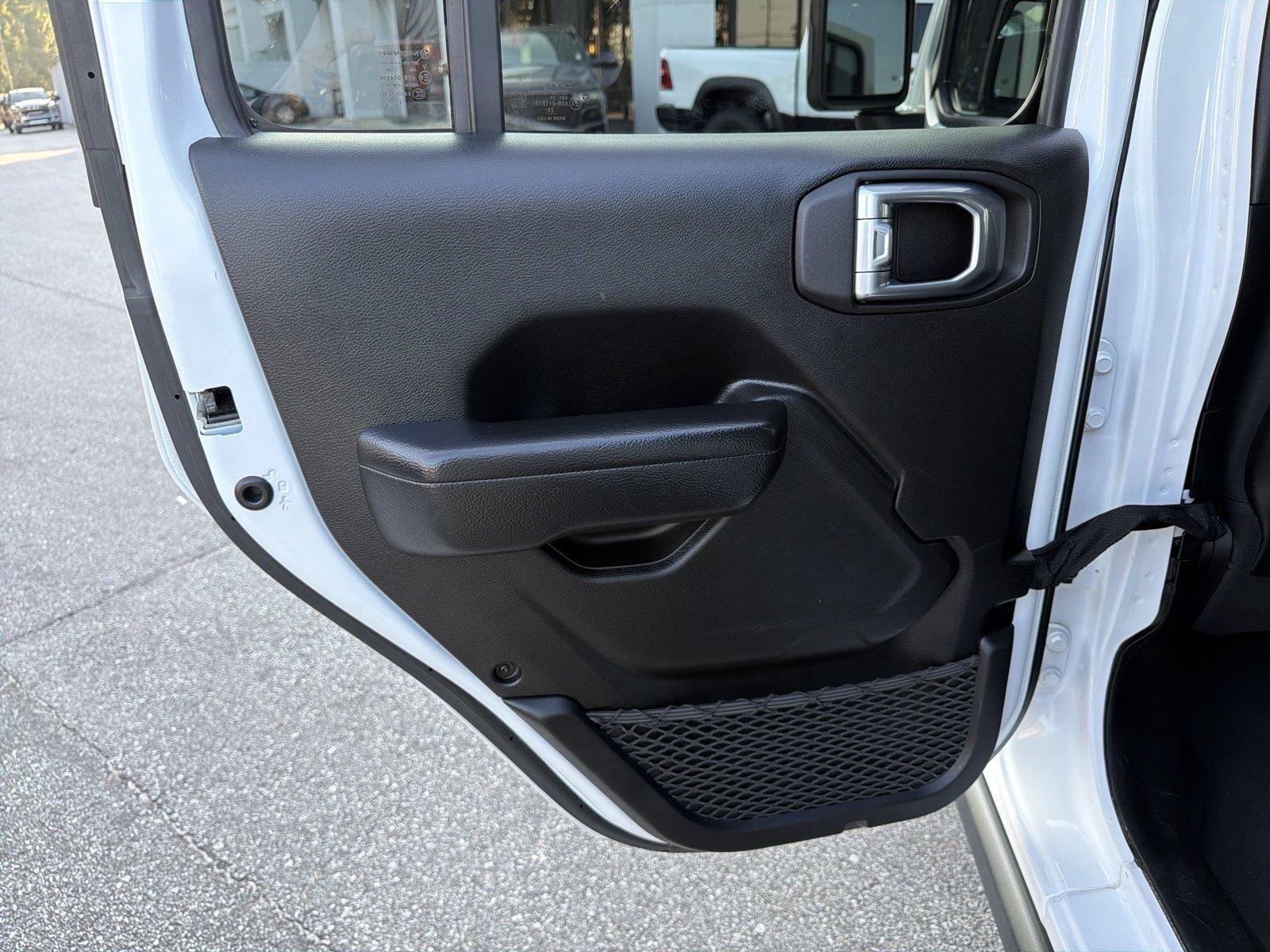 Used 2024 Jeep Wrangler Unlimited Rubicon 4xe AWD/4WD image 20