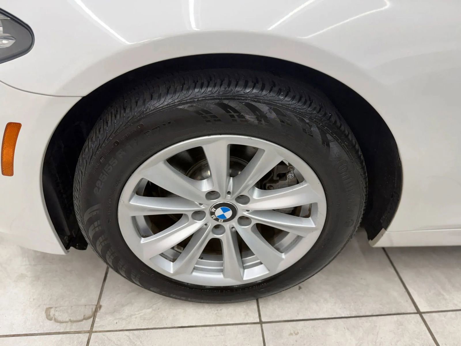 Used 2015 BMW 528i xDrive Sedan AWD/4WD image 38