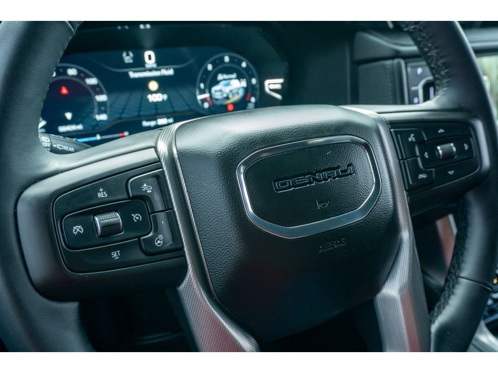 Used 2023 GMC Yukon Denali image 30