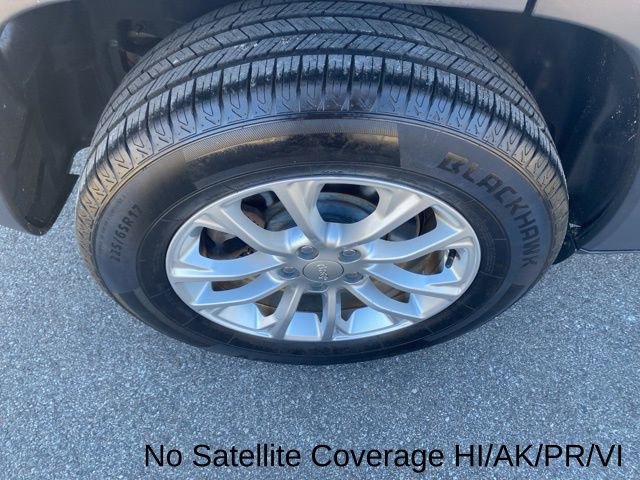 Used 2019 Jeep Cherokee Latitude w/ Popular Appearance Group image 32