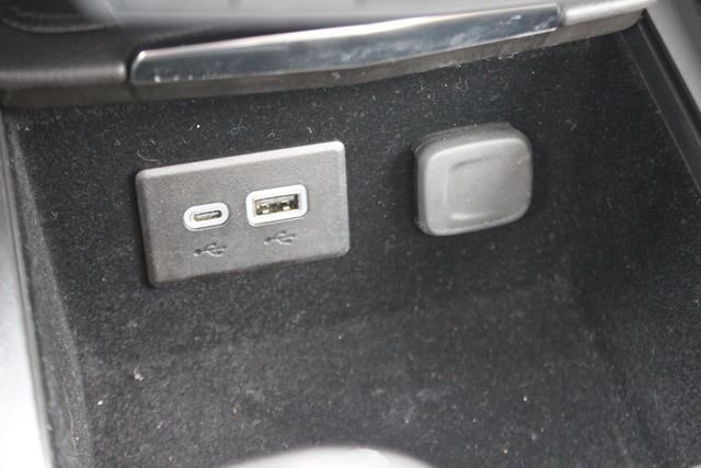 Used 2024 Cadillac XT4 Premium Luxury w/ Cold Weather Package image 9