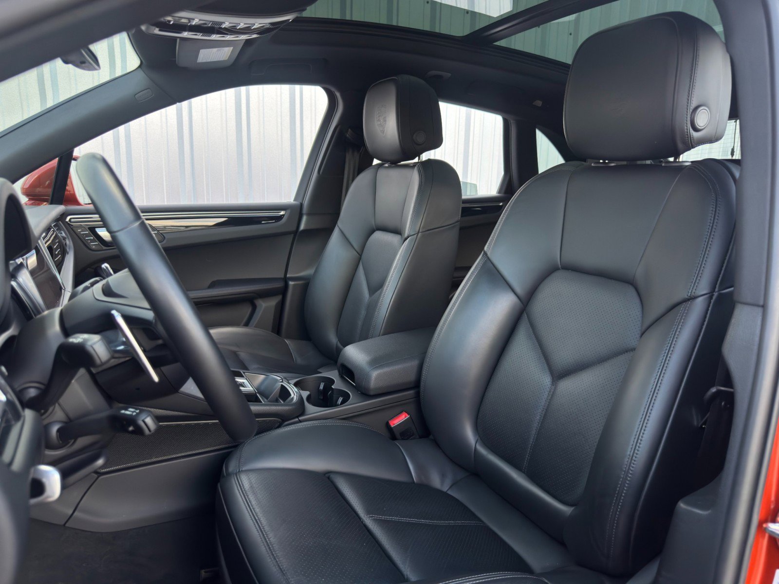 Used 2023 Porsche Macan image 38