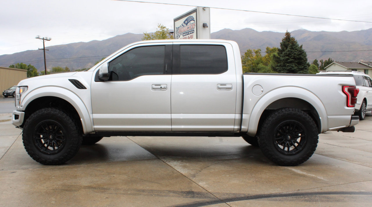 Used 2019 Ford F150 Raptor w/ Equipment Group 802A Luxury image 35