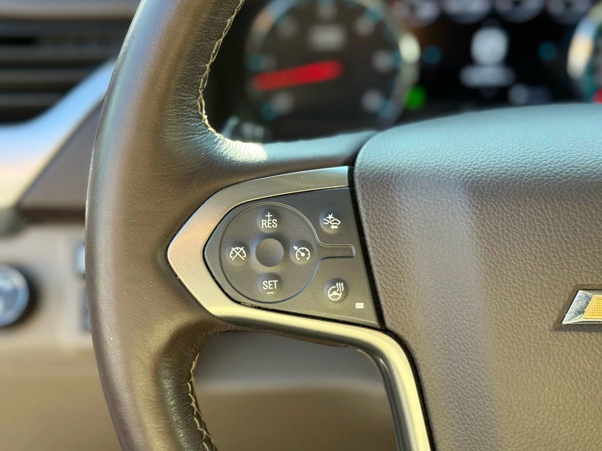 Used 2017 Chevrolet Suburban Premier image 21