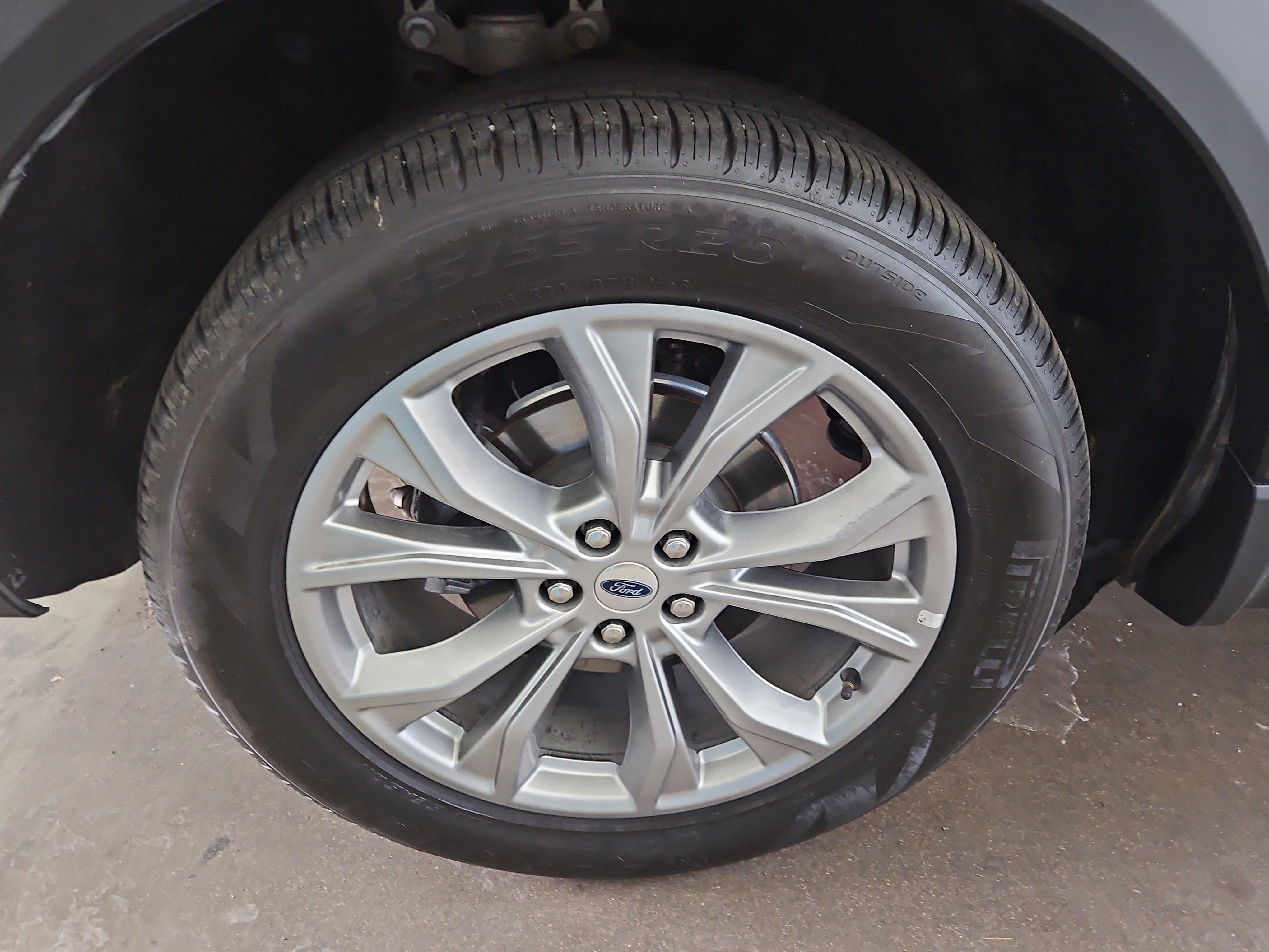 Used 2023 Ford Explorer Limited image 23