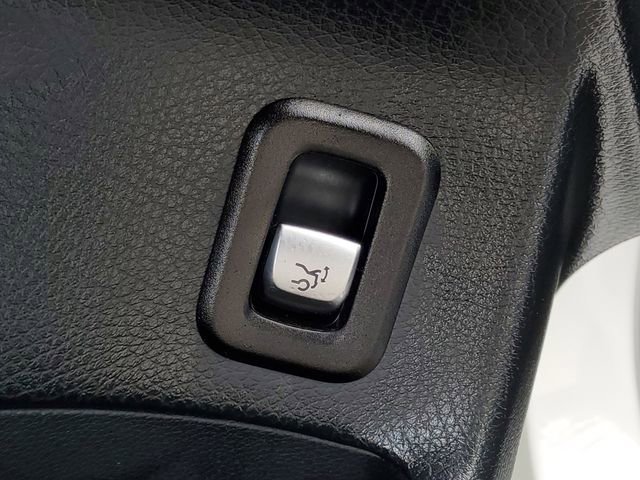 Used 2018 Mercedes-Benz GLC 300 4MATIC image 15