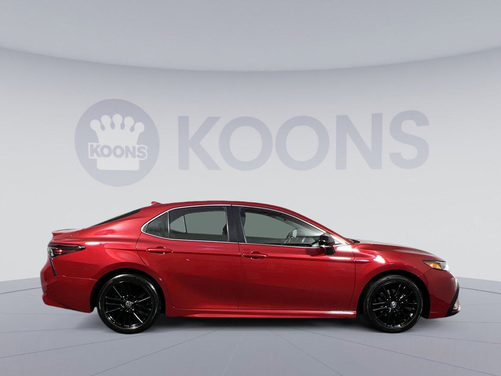 Used 2022 Toyota Camry SE w/ Cold Weather Package image 8