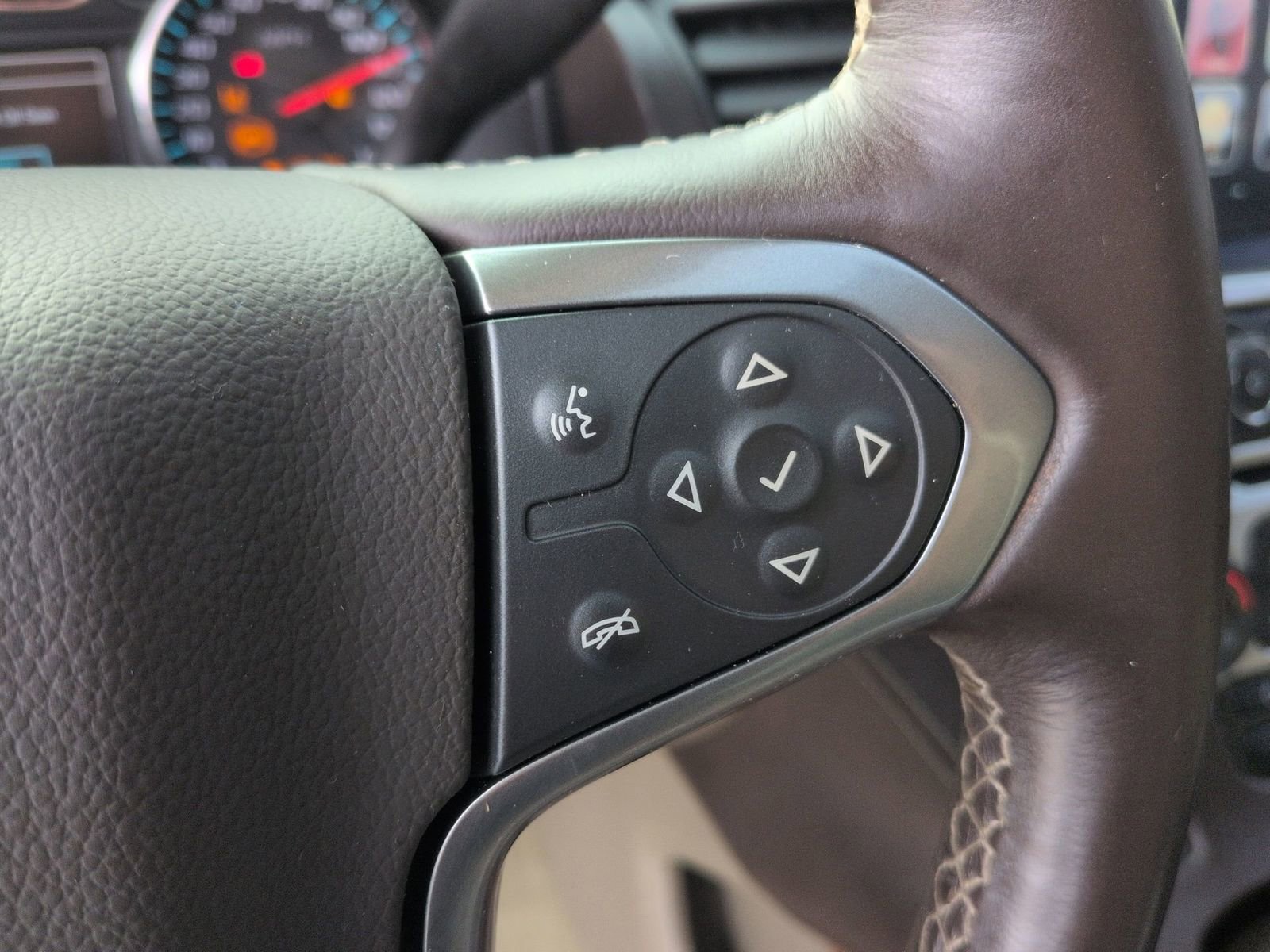 Used 2015 Chevrolet Suburban LTZ image 60