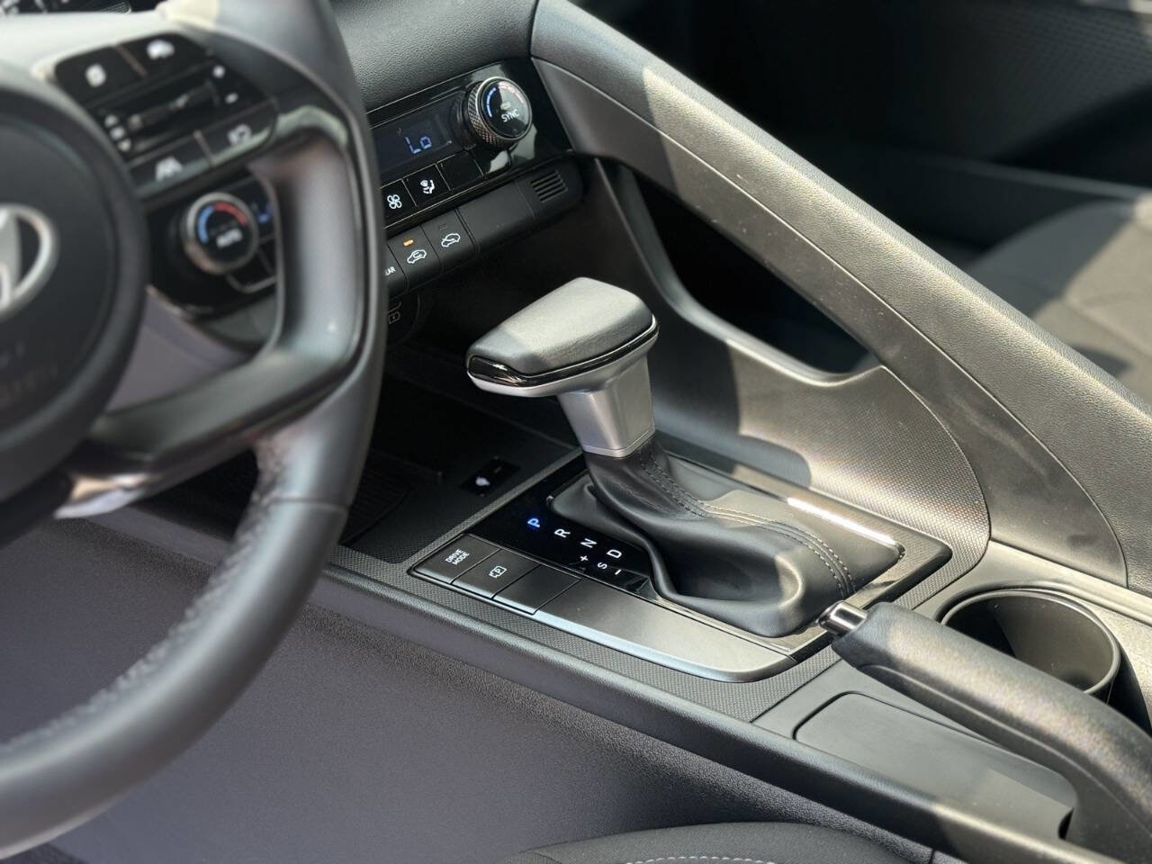 Used 2025 Hyundai Elantra Sport w/ Cargo Package image 7