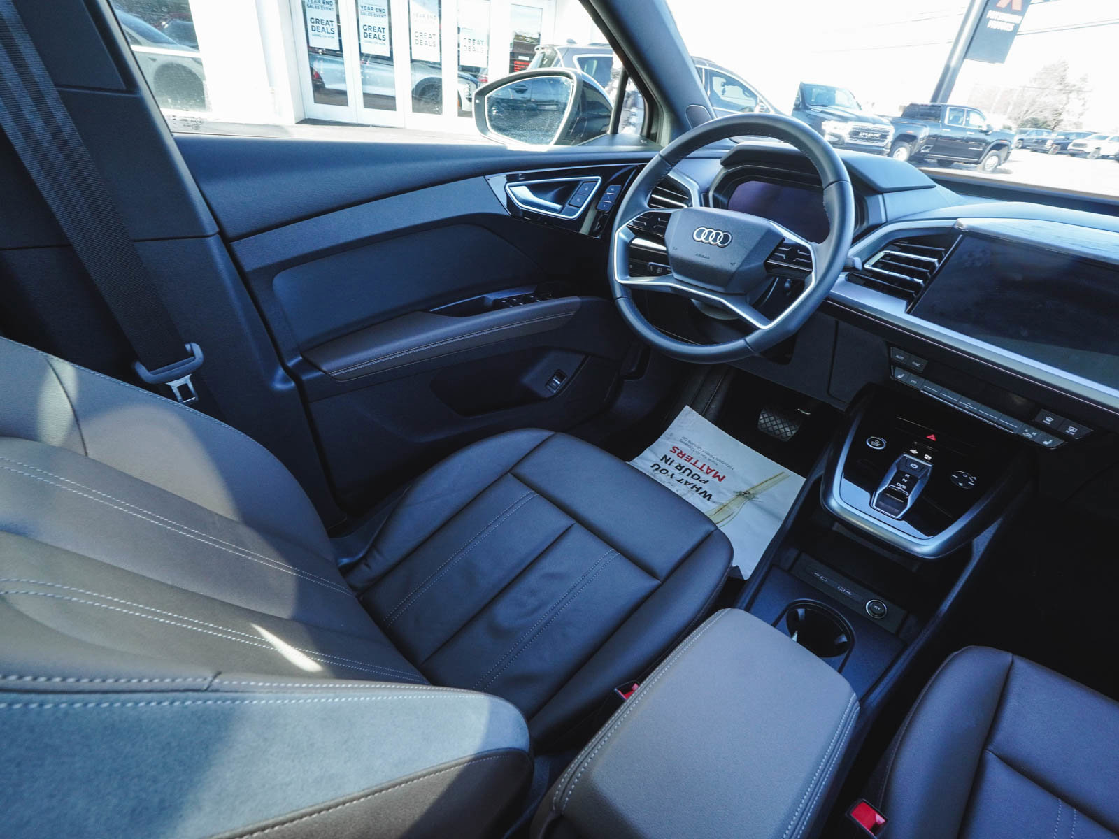 Used 2025 Audi Q4 e-tron Premium Plus image 36