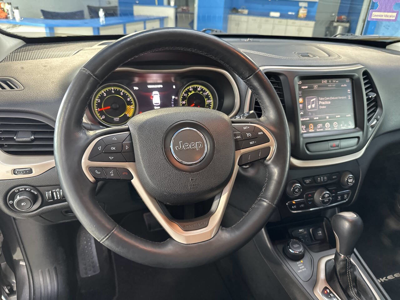 Used 2015 Jeep Cherokee Limited w/ Luxury Group image 25