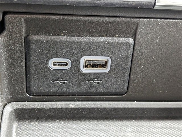 Used 2024 GMC Yukon XL Denali image 25