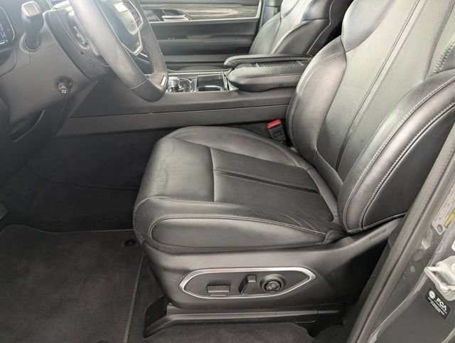Certified 2022 Jeep Wagoneer Series II AWD/4WD image 12