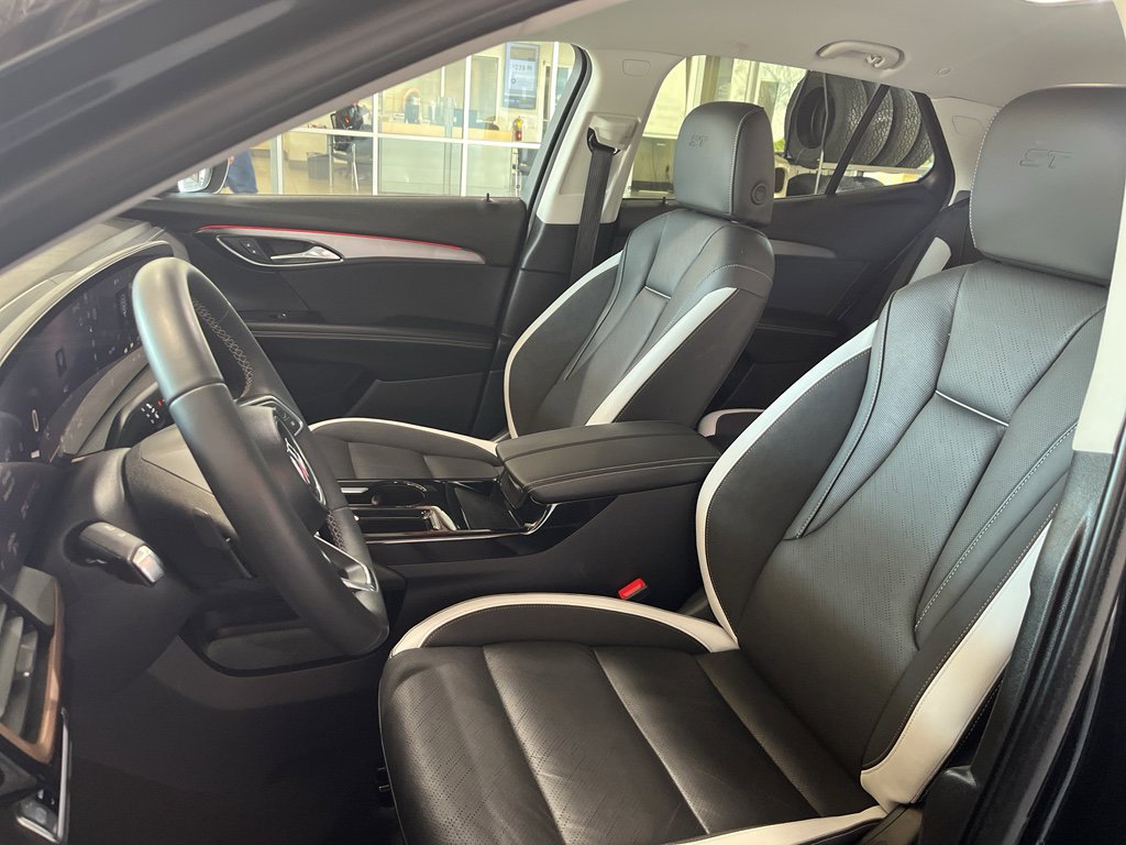 Used 2025 Buick Envision Sport Touring image 12