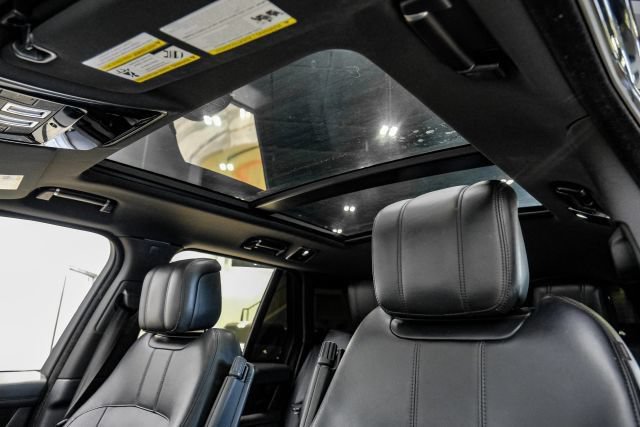 Used 2019 Land Rover Range Rover Supercharged AWD/4WD image 6