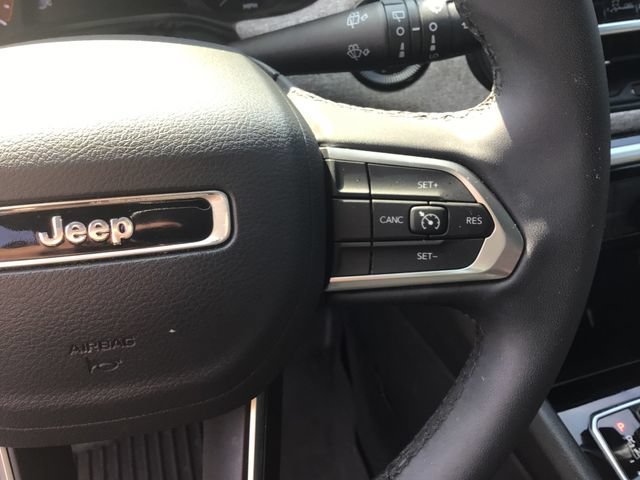 Used 2024 Jeep Compass Latitude AWD/4WD image 30