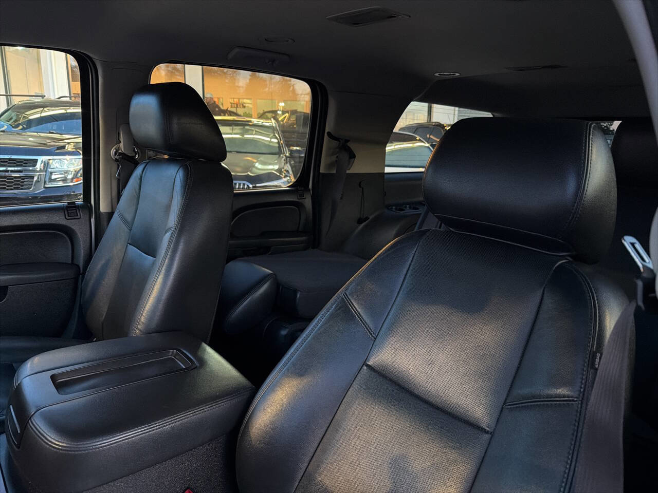 Used 2013 Chevrolet Suburban LTZ image 35