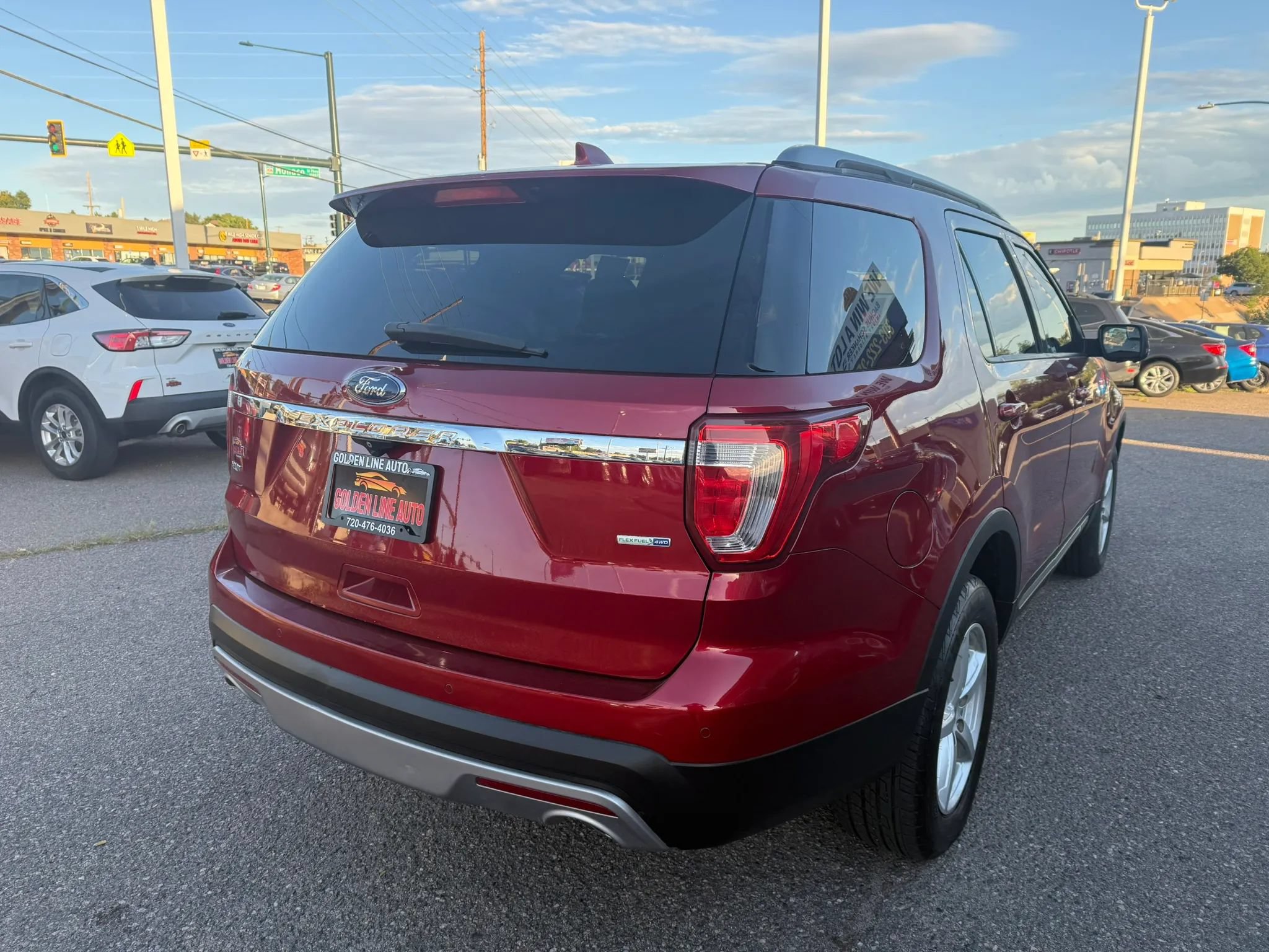 Used 2016 Ford Explorer XLT w/ Equipment Group 201A AWD/4WD image 7