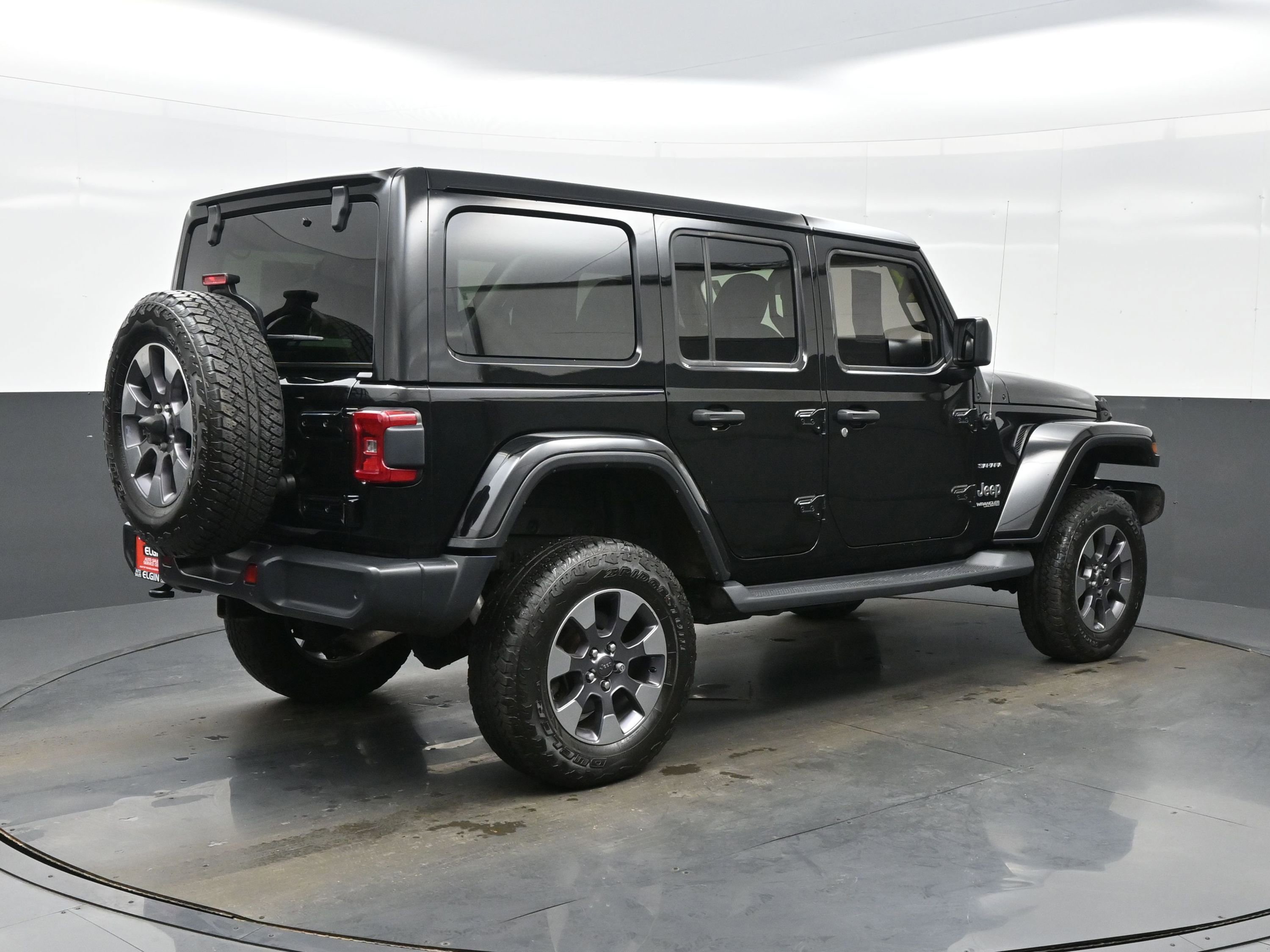 Used 2018 Jeep Wrangler Unlimited Sahara w/ Dual Top Group image 6