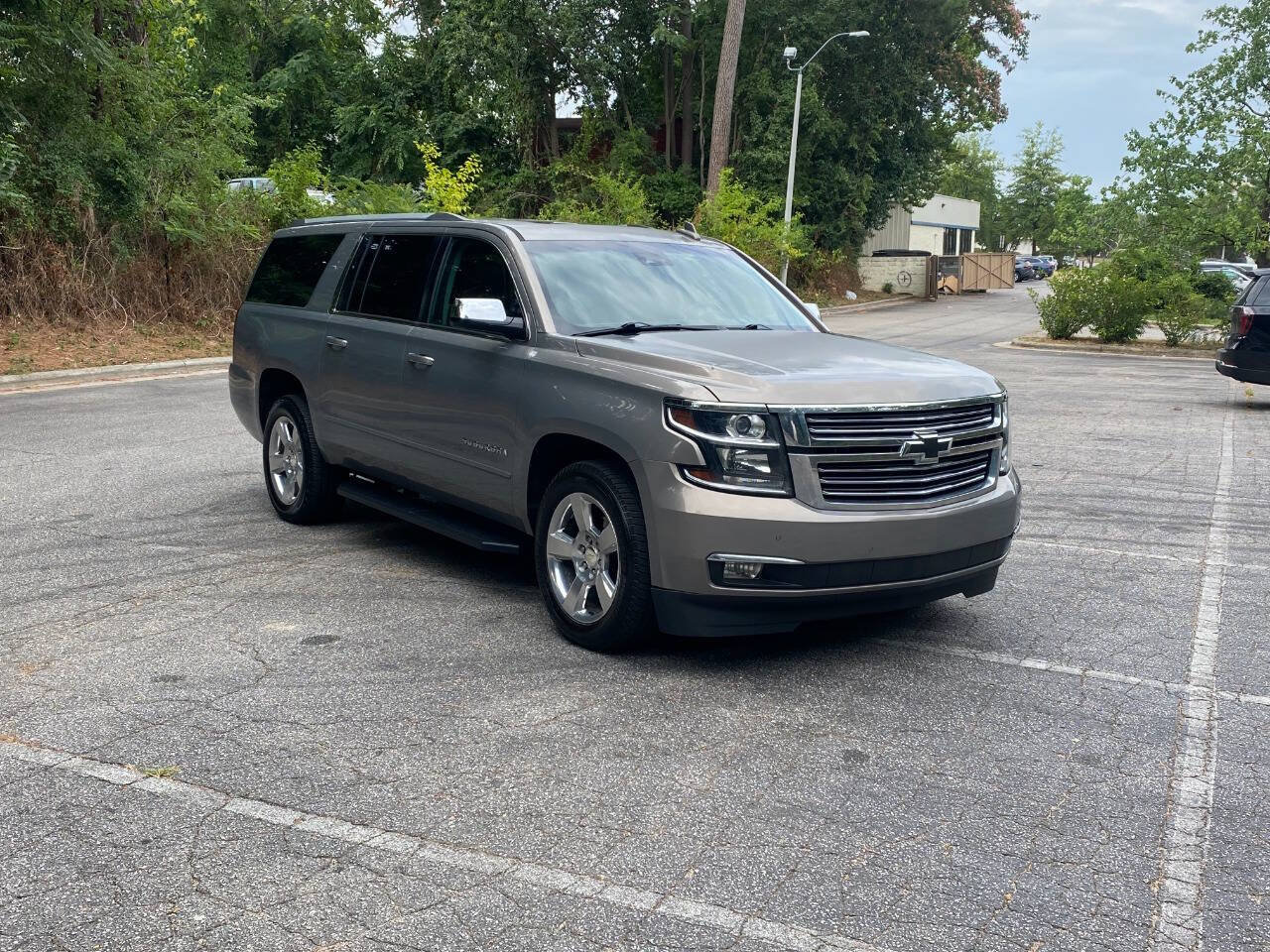 Used 2017 Chevrolet Suburban Premier RWD image 3