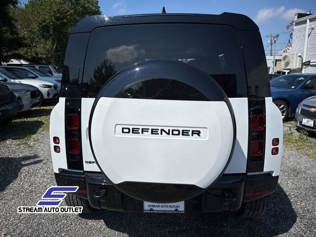 Used 2024 Land Rover Defender 110 X-Dynamic SE image 10