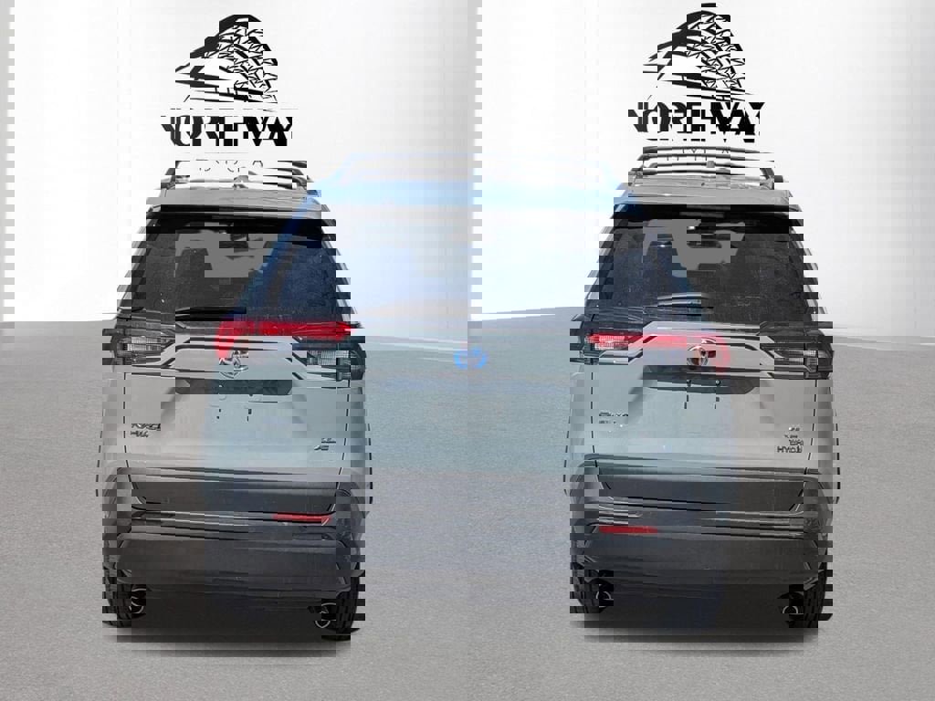 Used 2022 Toyota RAV4 XLE Premium image 5