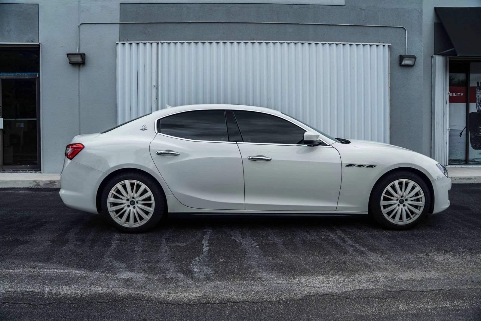 Used 2020 Maserati Ghibli S Q4 AWD/4WD image 4