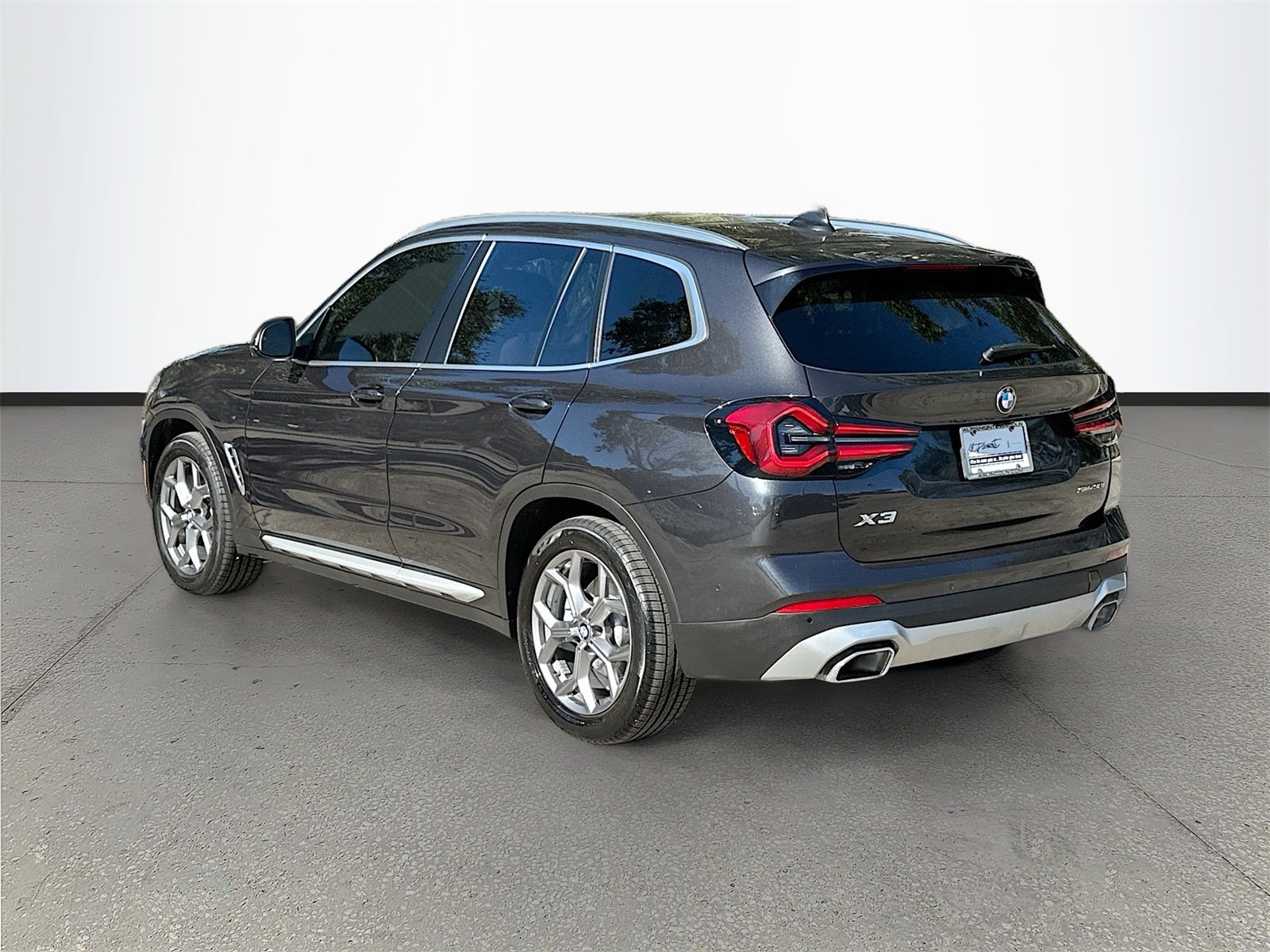 Used 2024 BMW X3 sDrive30i w/ Convenience Package image 5