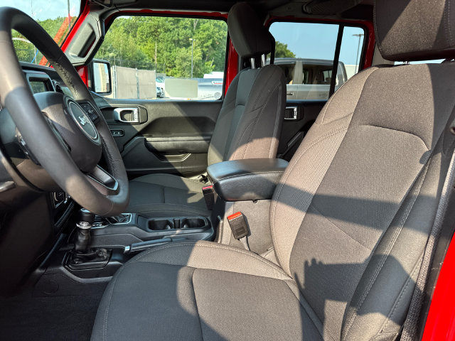 Used 2023 Jeep Wrangler Unlimited w/ Cold Weather Group AWD/4WD image 36