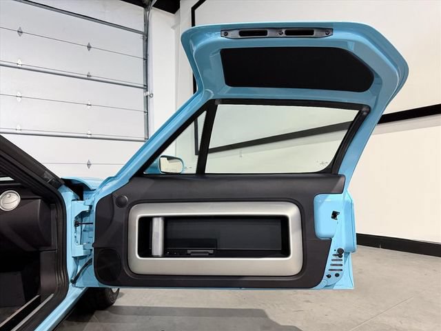 Used 2006 Ford GT RWD image 19