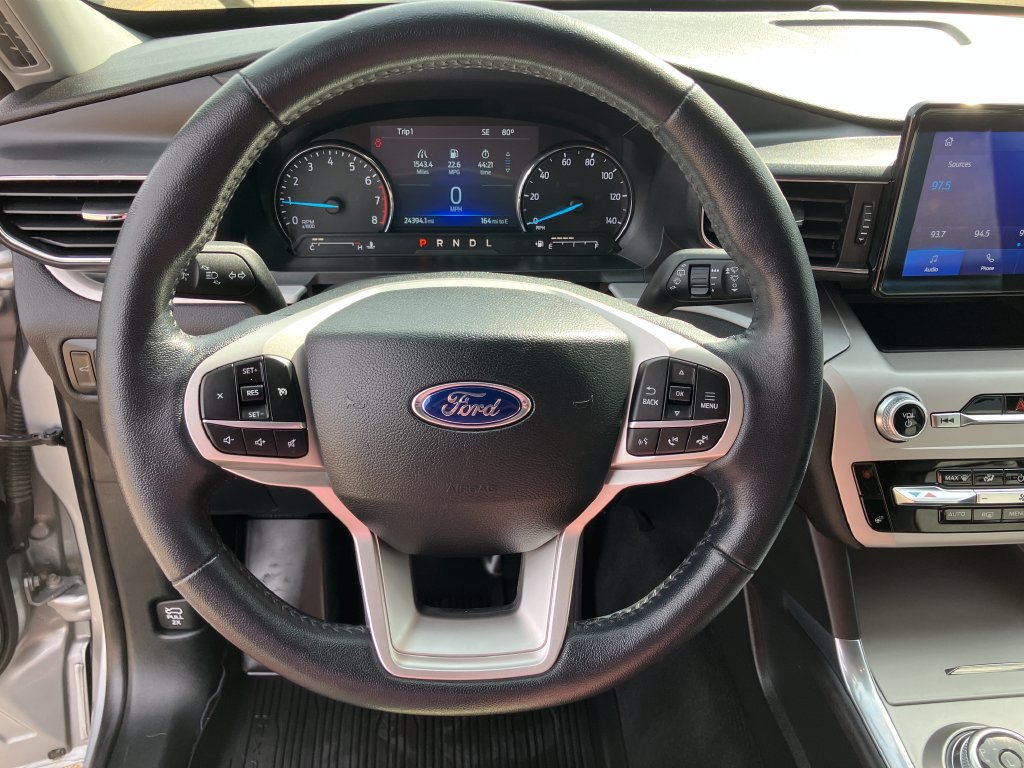 Used 2023 Ford Explorer XLT w/ Equipment Group 202A AWD/4WD image 11