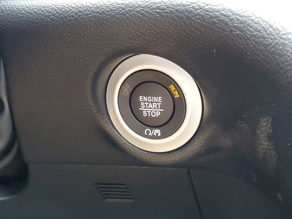 New 2027 Chrysler Pacifica Select FWD image 31