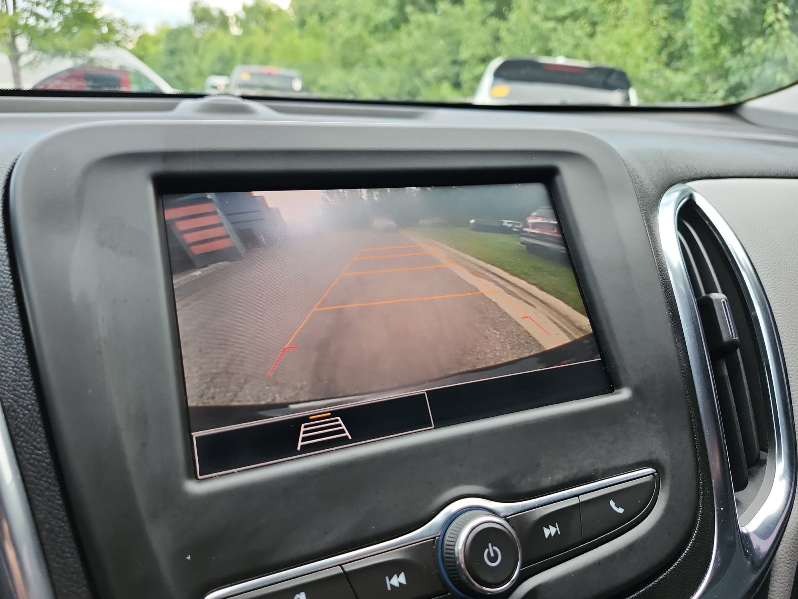 Used 2024 Chevrolet Equinox LS w/ Driver Confidence II Package FWD image 16